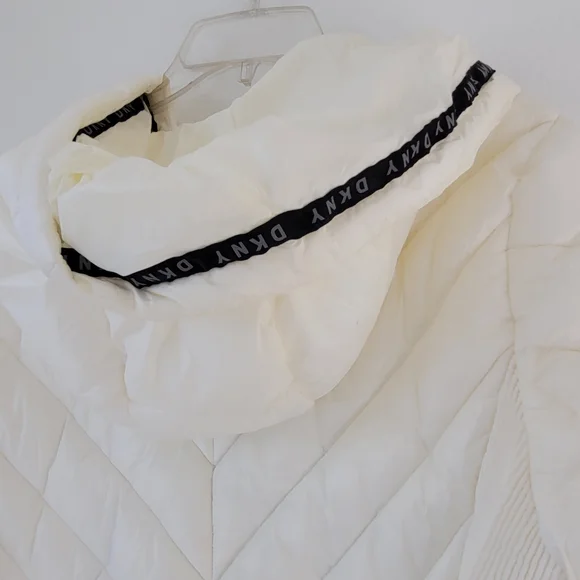 DKNY Puffy Jacket Size XL - Picture 5 of 8